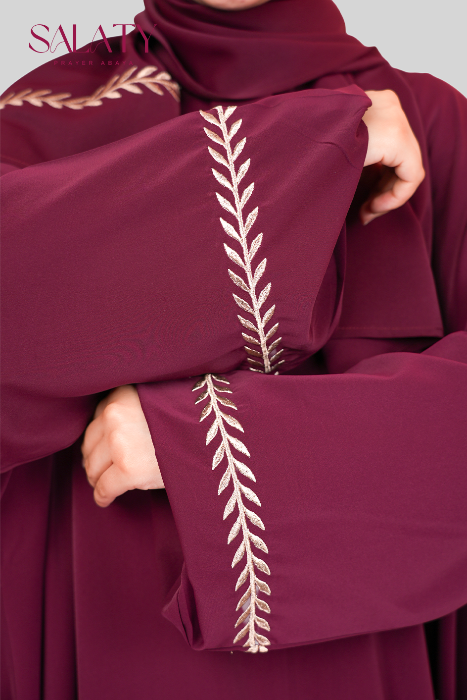 Abaya Brodée Cerise